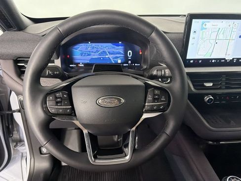 Used 2025 Ford Explorer Platinum w/ Ultimate Package AWD/4WD image 13