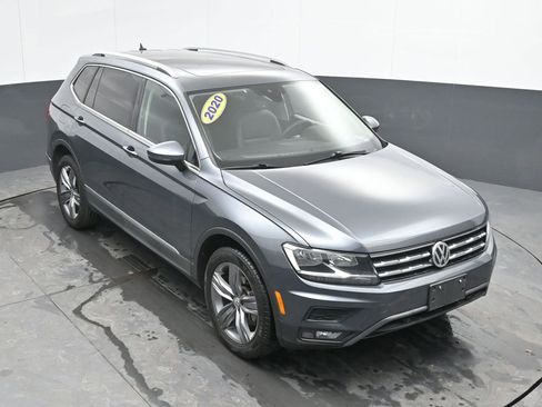 Used 2020 Volkswagen Tiguan SEL w/ 3rd Row Seat Package image 40