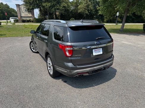 Used 2019 Ford Explorer Limited w/ Class III Trailer Tow Package FWD image 4