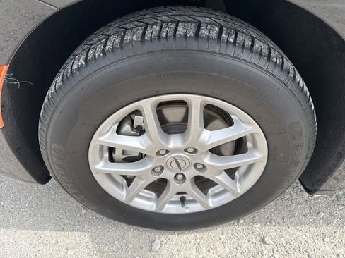 Used 2024 Chrysler Pacifica Touring-L FWD image 26