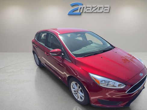 Used 2014 Ford Focus SE w/ SE Sport Package image 3