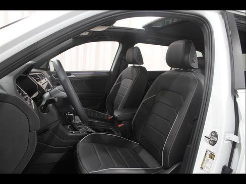 Certified 2023 Volkswagen Tiguan SEL R-Line AWD/4WD image 5