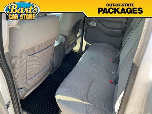 Used 2013 Nissan Frontier SV w/ SV Value Truck Pkg AWD/4WD image 19