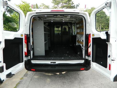 Used 2019 Ford Transit 250 130 Low Roof w/ Exterior Upgrade Package RWD image 10
