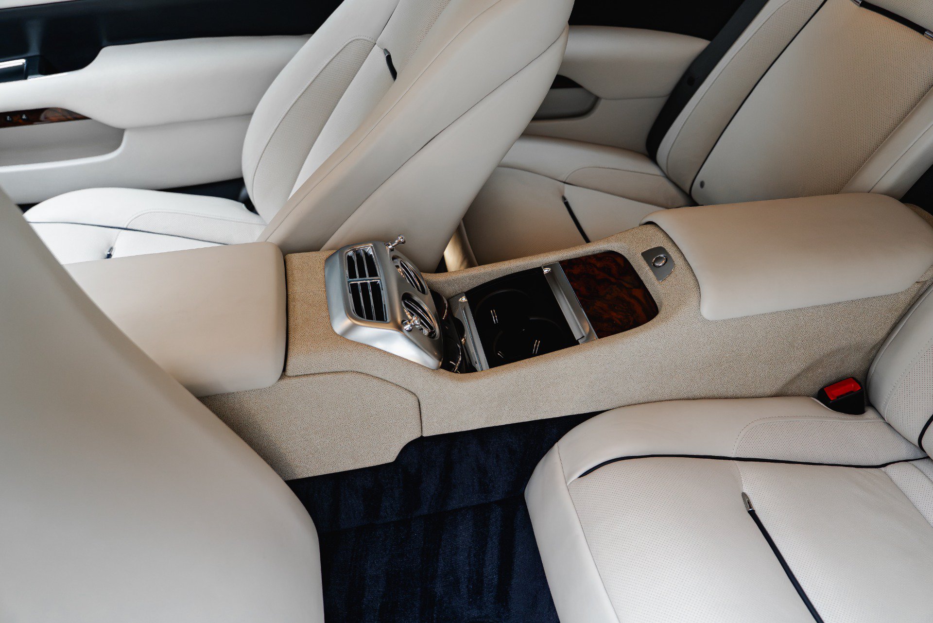 Used 2014 Rolls-Royce Wraith RWD image 48