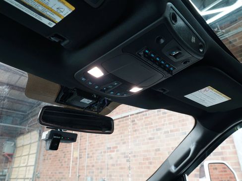 Used 2020 Ford F350 Platinum w/ FX4 Off-Road Package image 53