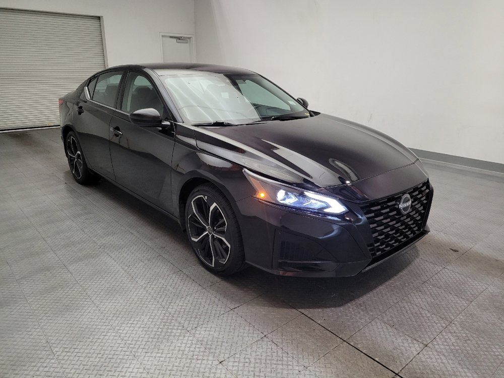 Used 2024 Nissan Altima 2.5 SR FWD image 13