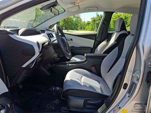 Used 2020 Toyota Prius LE AWD/4WD image 15