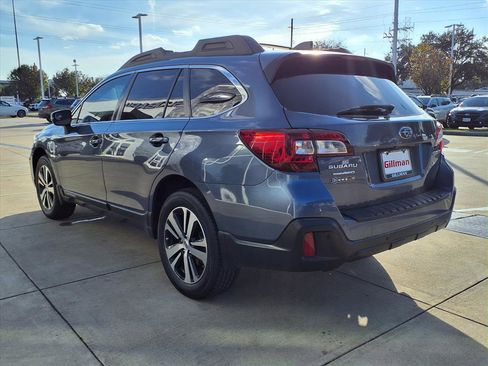 Used 2018 Subaru Outback 2.5i Limited image 3