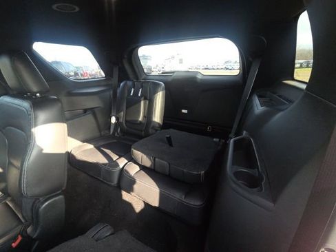 Used 2019 Ford Explorer Limited w/ Ford Safe & Smart Package FWD image 17