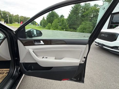 Used 2017 Hyundai Sonata Limited w/ Tech Package 03 FWD image 52