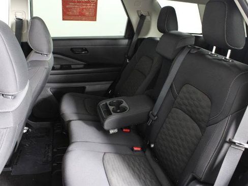 Certified 2024 Nissan Pathfinder SV FWD image 21