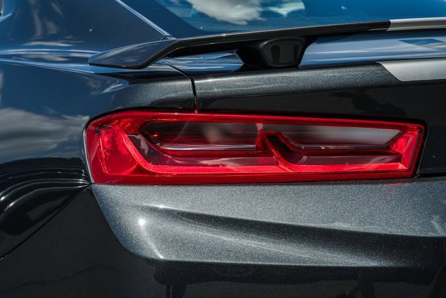 Used 2018 Chevrolet Camaro SS RWD image 8