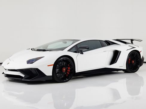 Used 2016 Lamborghini Aventador LP 750-4 Superveloce AWD/4WD image 8