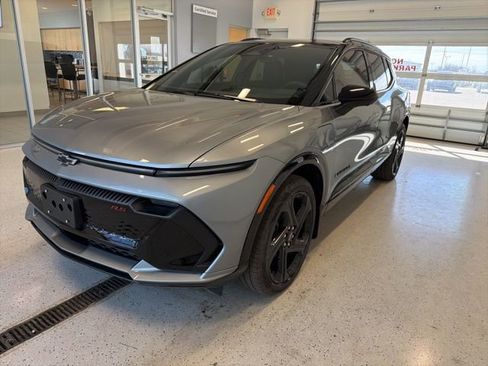 New 2026 Chevrolet Equinox EV RS image 9