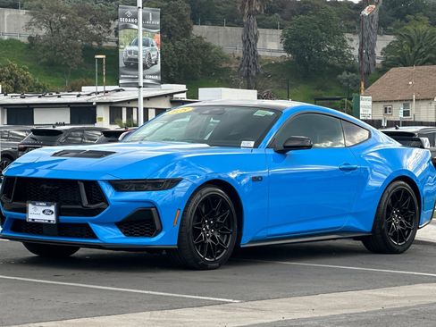 Used 2025 Ford Mustang GT Premium w/ GT Performance Package image 7