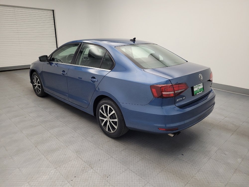 Used 2017 Volkswagen Jetta SE FWD image 3