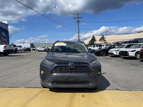 Used 2019 Toyota RAV4 XLE w/ Convenience Package AWD/4WD image 5