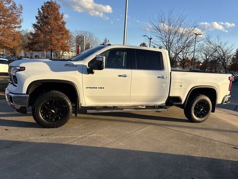 Used 2025 Chevrolet Silverado 2500 LTZ w/ LTZ Plus Package image 8