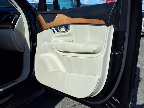 Used 2021 Volvo XC90 T6 Momentum w/ Advanced Package image 12