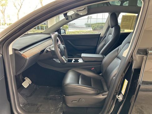 Used 2022 Tesla Model Y Performance image 5