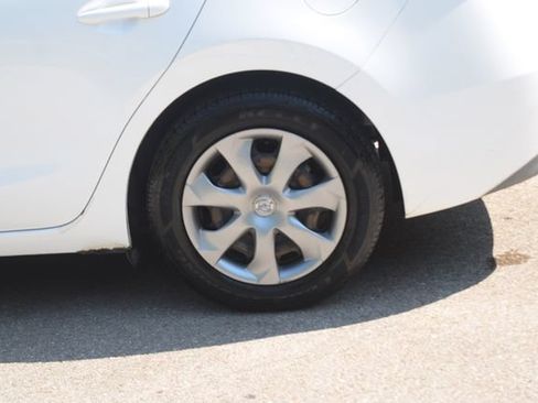 Used 2016 MAZDA MAZDA3 i Sport FWD image 26