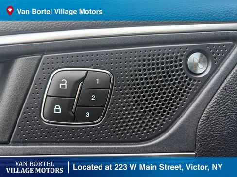 Used 2022 Ford Edge Titanium image 10