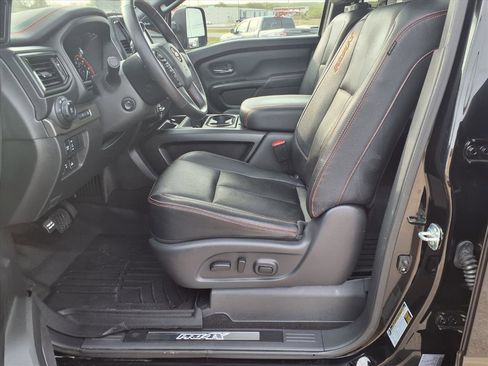 Used 2023 Nissan Titan PRO-4X w/ Pro-4x Convenience Package image 16