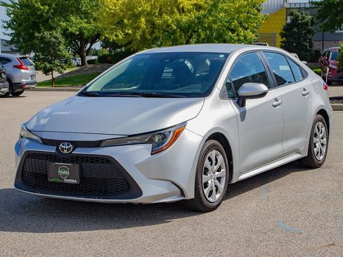 Used 2021 Toyota Corolla LE FWD image 3