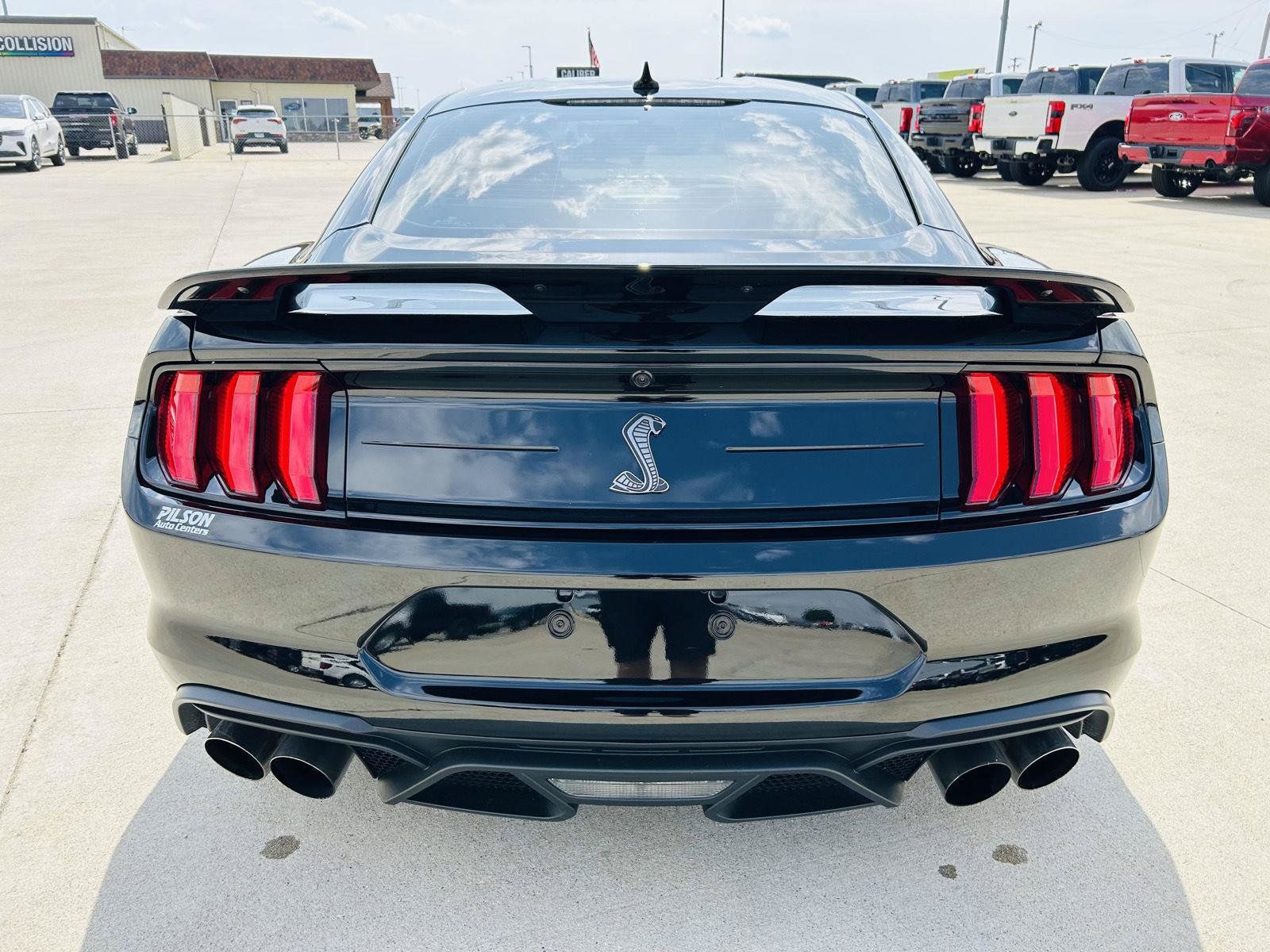 Used 2022 Ford Mustang Shelby GT500 w/ Technology Package RWD image 32