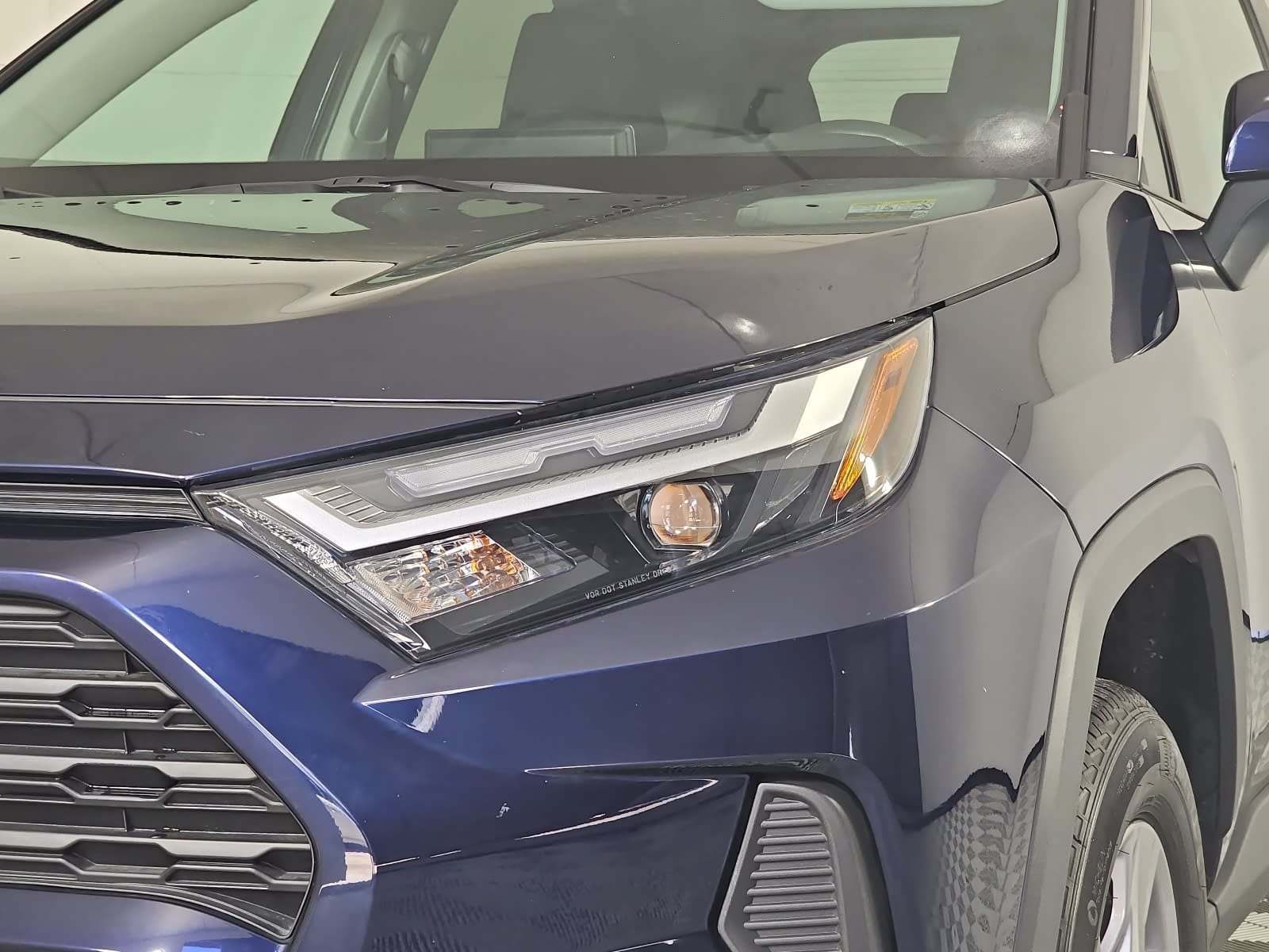 Used 2025 Toyota RAV4 XLE AWD/4WD image 27