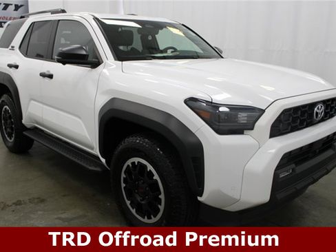 Used 2025 Toyota 4Runner TRD Off-Road Premium image 3