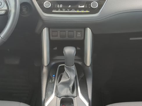 Used 2024 Toyota Corolla Cross LE FWD image 17