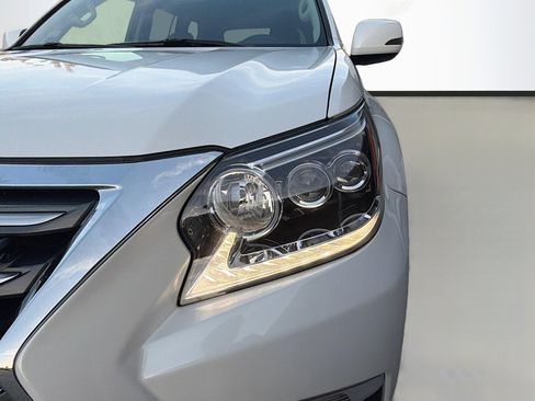 Used 2017 Lexus GX 460 image 9