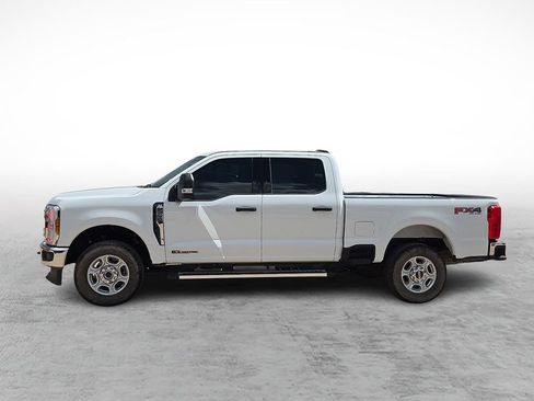 Used 2025 Ford F250 XLT w/ FX4 Off-Road Package AWD/4WD image 6