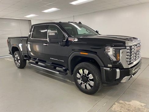 New 2025 GMC Sierra 2500 Denali w/ Denali Reserve Package image 3