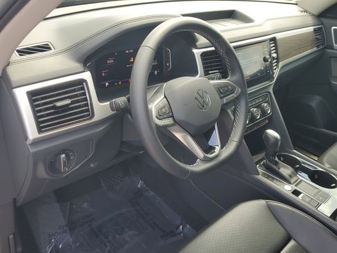 Used 2022 Volkswagen Atlas SE image 16