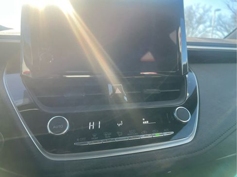 Used 2023 Toyota Corolla SE image 7