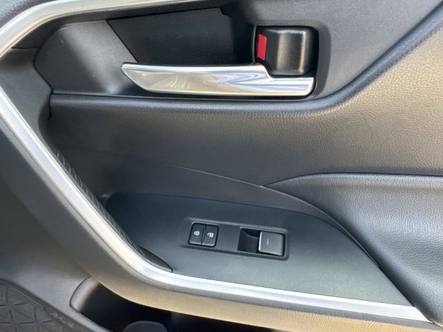 Used 2022 Toyota RAV4 XLE AWD/4WD image 19