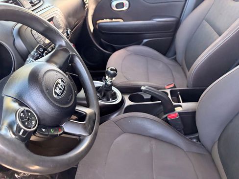 Used 2015 Kia Soul FWD image 17