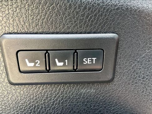 Used 2017 Toyota RAV4 Limited AWD/4WD image 32