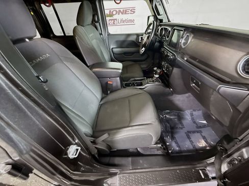 Used 2020 Jeep Wrangler Unlimited Sahara AWD/4WD image 29