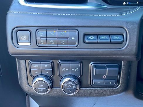 Used 2023 GMC Yukon Denali Ultimate image 50