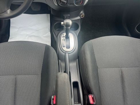 Used 2019 Nissan Versa SV FWD image 15
