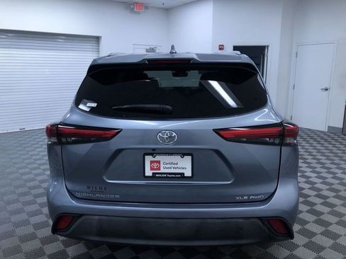 Certified 2021 Toyota Highlander XLE AWD/4WD image 13
