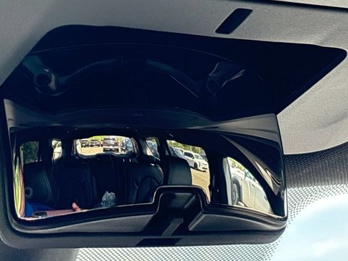 New 2027 Chrysler Pacifica Select FWD image 39