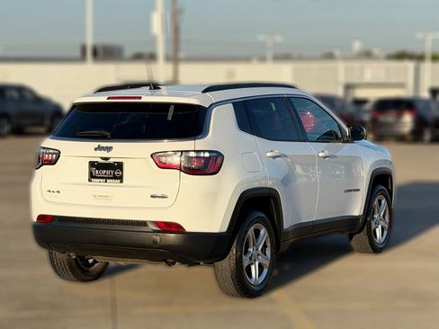Used 2023 Jeep Compass Latitude w/ Convenience Group AWD/4WD image 6