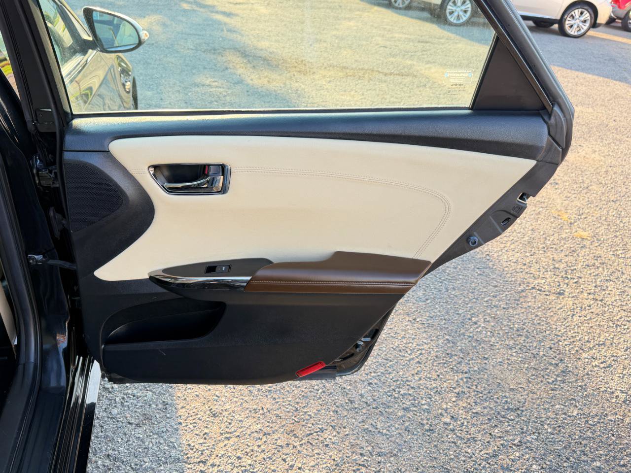 Used 2015 Toyota Avalon XLE Touring FWD image 36