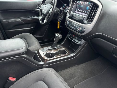 Used 2018 GMC Canyon SLE image 17