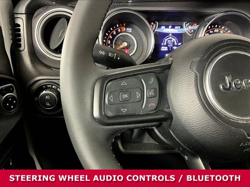 Used 2023 Jeep Gladiator Sport AWD/4WD image 11